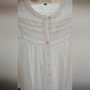 Banana Republic Semi Puff Sleeves blouse 100% Cotton all around